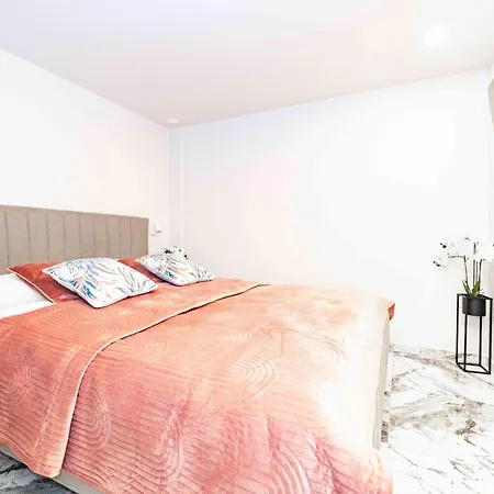 Апартаменты Oasis By The Sea, By Cohost *