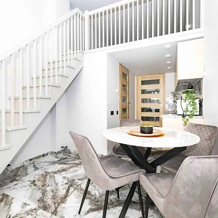 아파트 Oasis By The Sea, By Cohost *