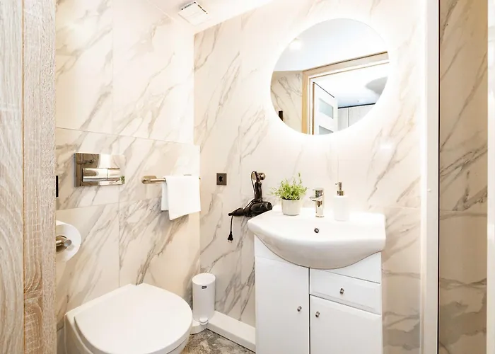 Oasis By The Sea, By Cohost * بالانغا